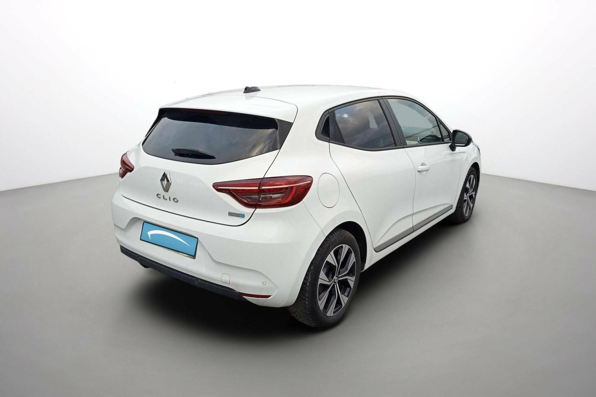 Vente en ligne Renault Clio 5 Clio E-Tech full hybrid 145 au prix de 15 991 €