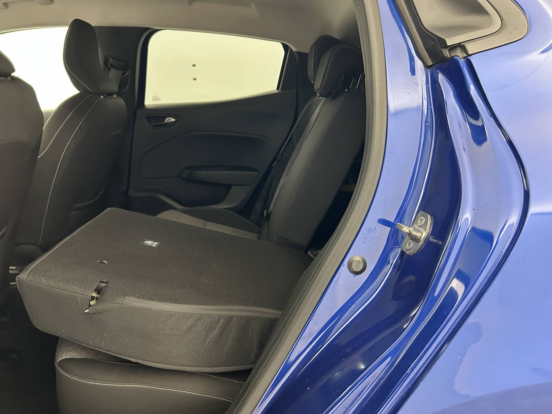 Vente en ligne Renault Clio 5 Clio E-Tech full hybrid 145 au prix de 16 991 €