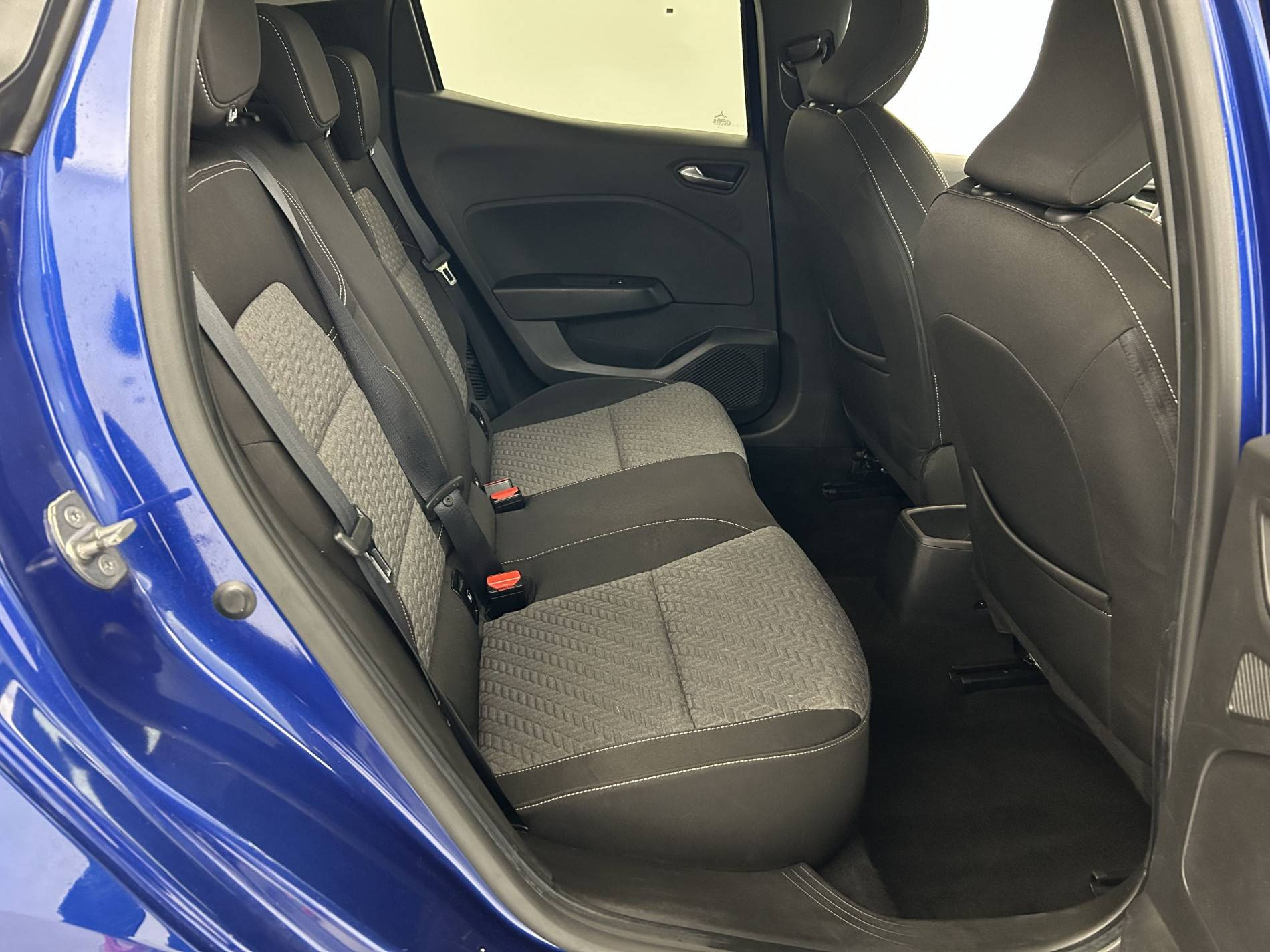 Vente en ligne Renault Clio 5 Clio E-Tech full hybrid 145 au prix de 16 991 €