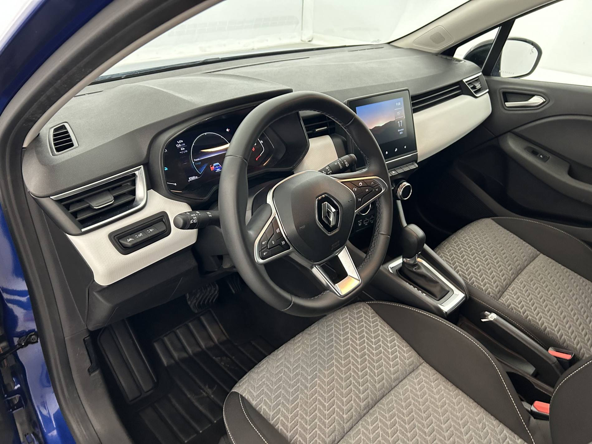Vente en ligne Renault Clio 5 Clio E-Tech full hybrid 145 au prix de 16 991 €