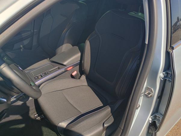 Vente en ligne Renault Megane 4  Blue dCi 115 EDC au prix de 23 491 €