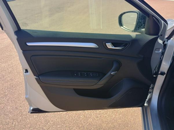 Vente en ligne Renault Megane 4  Blue dCi 115 EDC au prix de 23 491 €