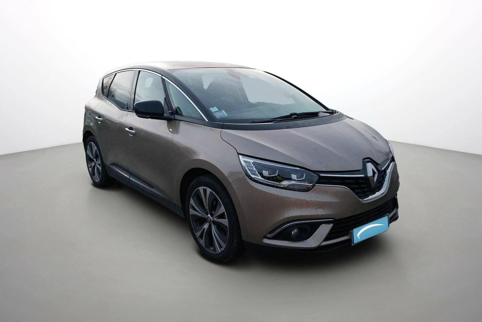 Vente en ligne Renault Scenic 4 Scenic TCe 140 Energy EDC au prix de 16 491 €