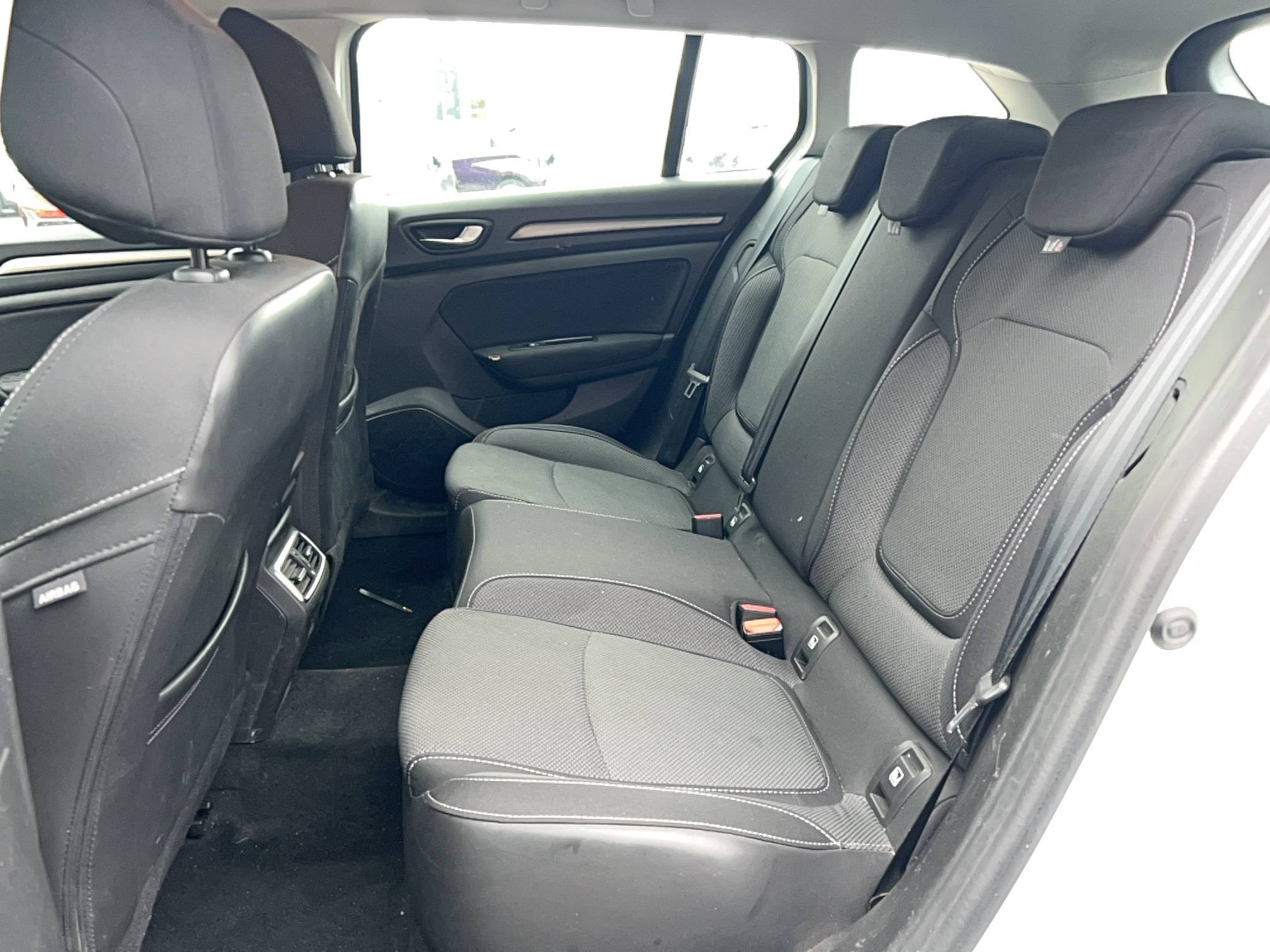 Vente en ligne Renault Megane 4 Estate  Blue dCi 115 au prix de 17 991 €