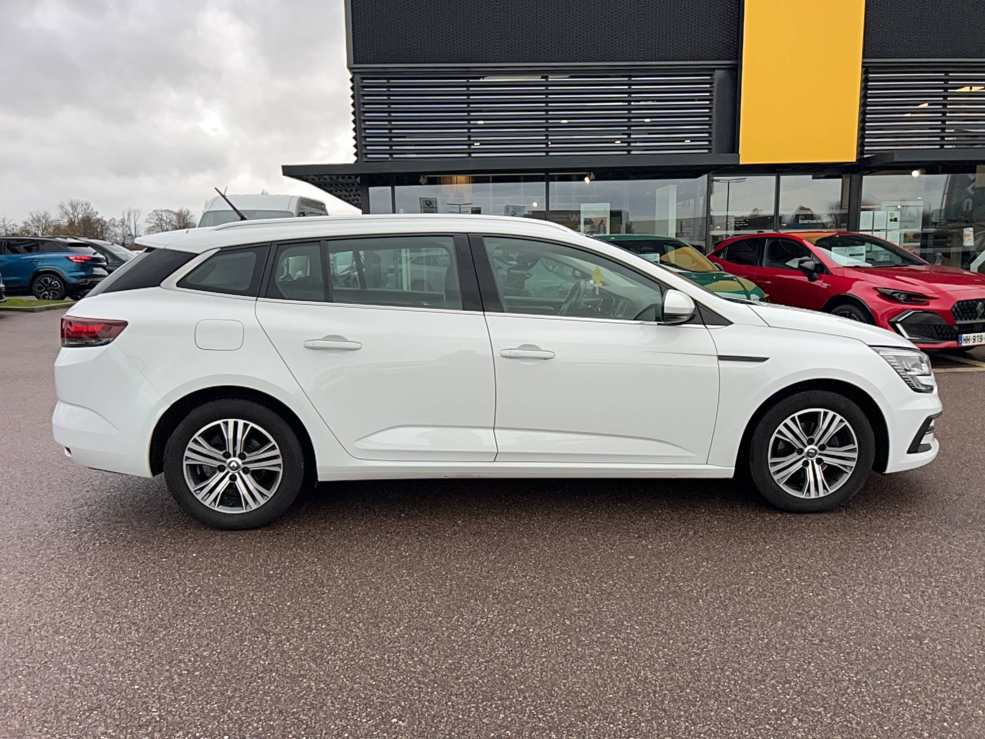 Vente en ligne Renault Megane 4 Estate  Blue dCi 115 au prix de 17 991 €