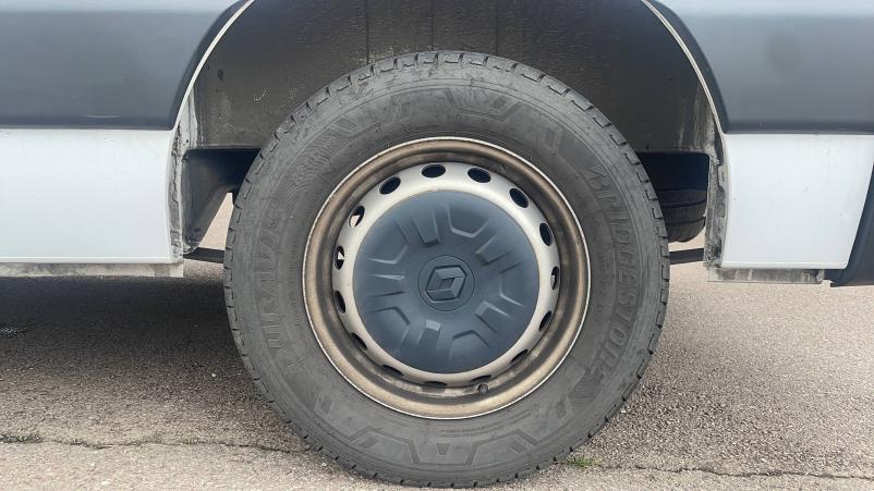 Vente en ligne Renault Master Fourgon MASTER CA TRAC F3500 L2H2 BLUE DCI 150 au prix de 29 491 €