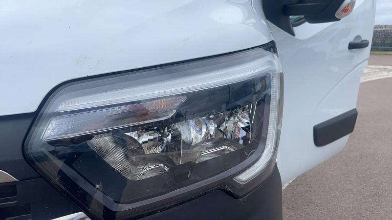 Vente en ligne Renault Master Fourgon MASTER CA TRAC F3500 L2H2 BLUE DCI 150 au prix de 29 491 €