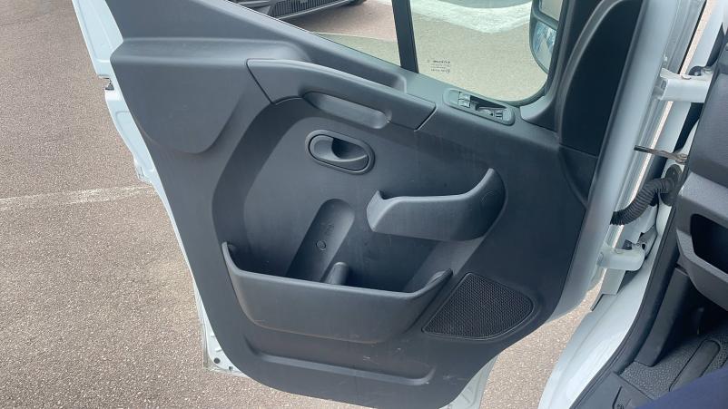 Vente en ligne Renault Master Fourgon MASTER CA TRAC F3500 L2H2 BLUE DCI 150 au prix de 29 491 €