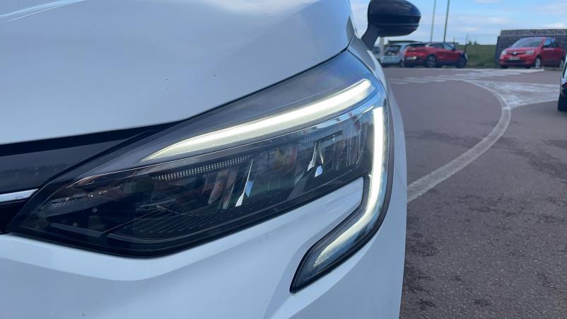 Vente en ligne Renault Clio 5 Clio E-Tech full hybrid 145 au prix de 16 991 €