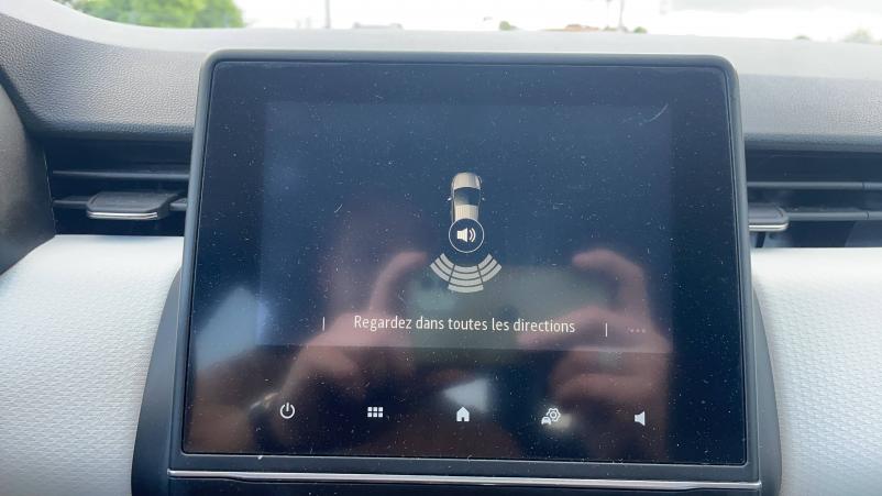 Vente en ligne Renault Clio 5 Clio E-Tech full hybrid 145 au prix de 16 991 €