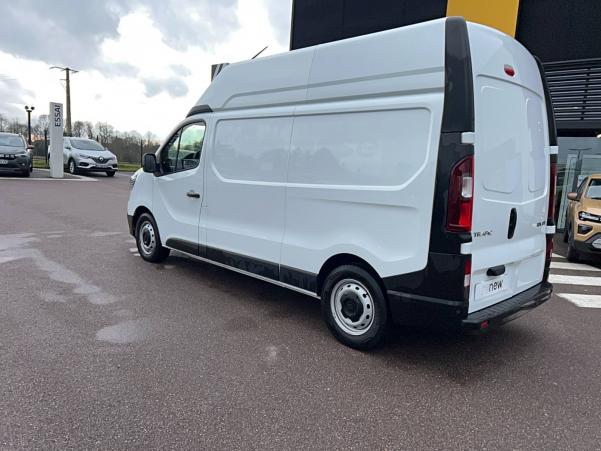 Vente en ligne Renault Trafic 3 Fourgon TRAFIC FGN L2H2 3000 KG BLUE DCI 150 au prix de 26 993 €