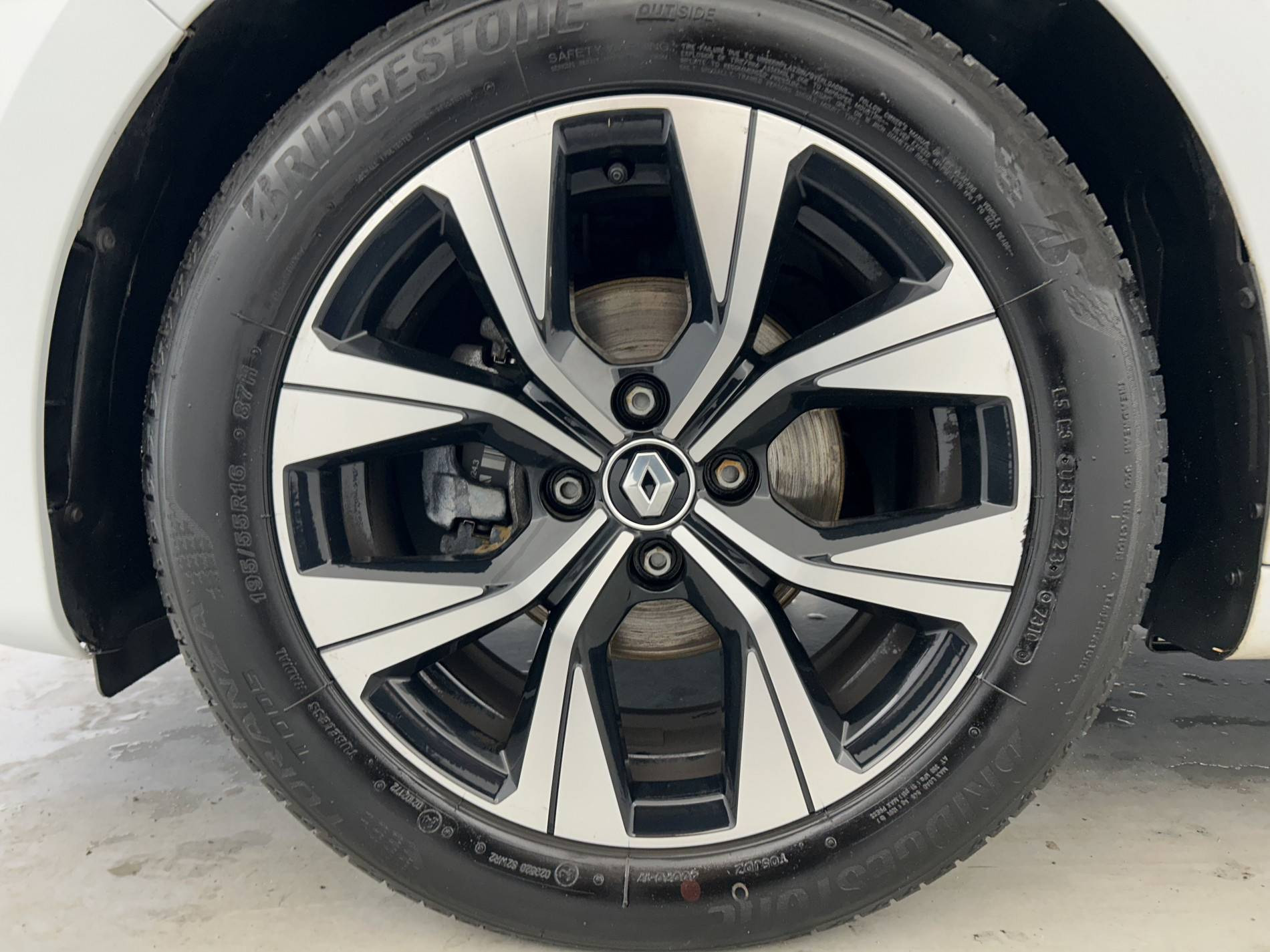 Vente en ligne Renault Clio 5 Clio TCe 100 GPL au prix de 15 291 €