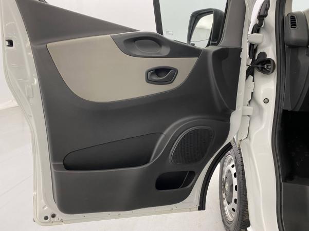 Vente en ligne Renault Trafic Cabine Approfondie TRAFIC CA L1H1 1200 KG DCI 95 E6 au prix de 21 187 €