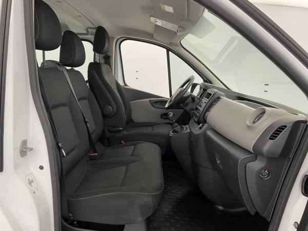 Vente en ligne Renault Trafic Cabine Approfondie TRAFIC CA L1H1 1200 KG DCI 95 E6 au prix de 21 187 €