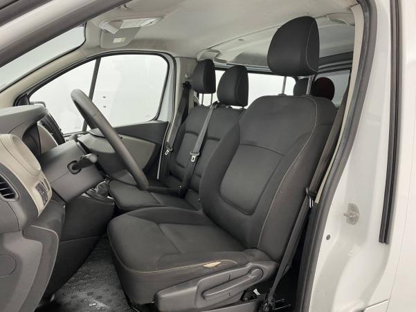 Vente en ligne Renault Trafic Cabine Approfondie TRAFIC CA L1H1 1200 KG DCI 95 E6 au prix de 21 187 €