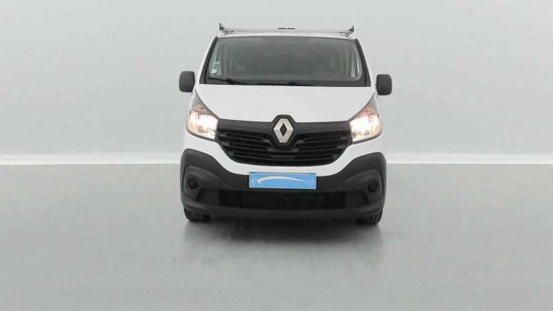 Vente en ligne Renault Trafic Cabine Approfondie TRAFIC CA L1H1 1200 KG DCI 95 E6 au prix de 21 187 €