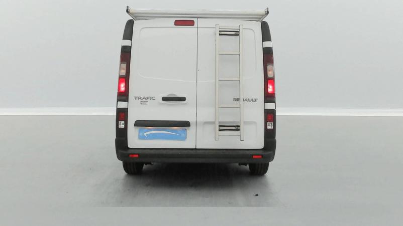 Vente en ligne Renault Trafic Cabine Approfondie TRAFIC CA L1H1 1200 KG DCI 95 E6 au prix de 21 187 €