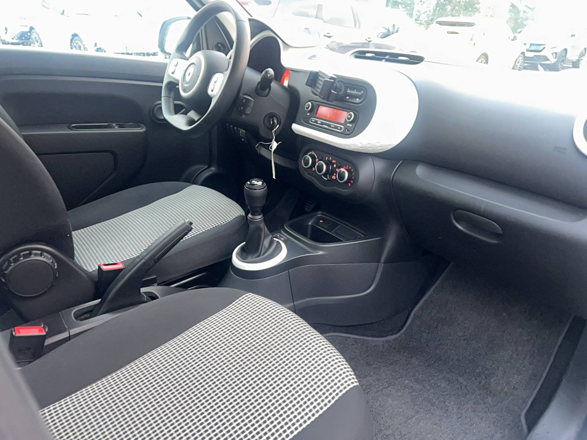 Vente en ligne Renault Twingo 3  SCe 65 - 21 au prix de 9 712 €