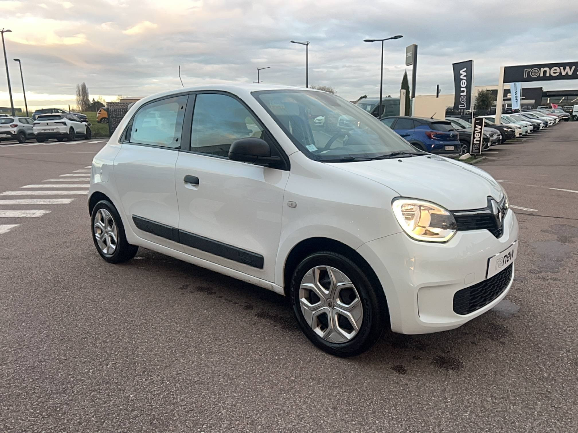 Vente en ligne Renault Twingo 3  SCe 65 - 21 au prix de 9 712 €