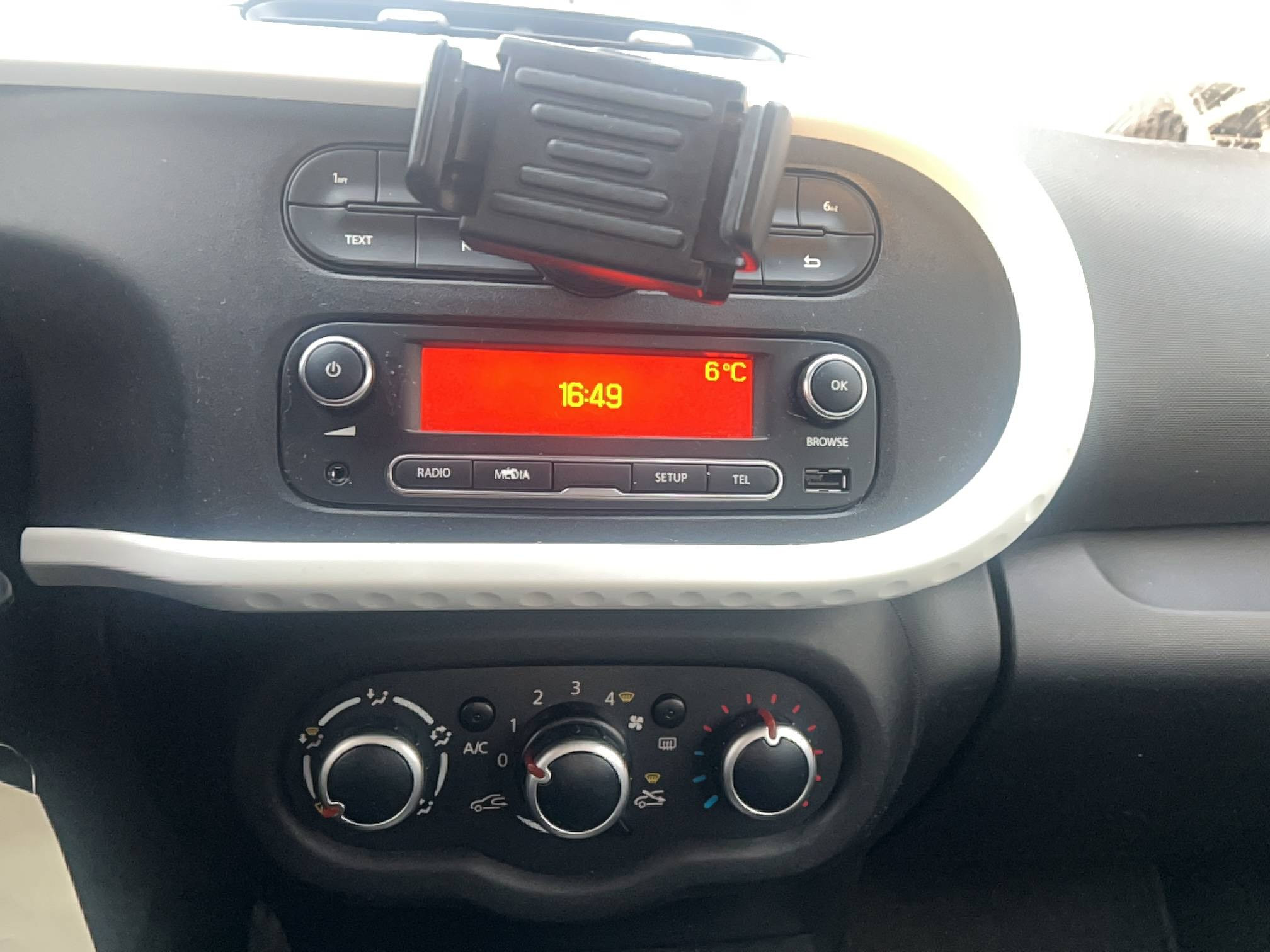 Vente en ligne Renault Twingo 3  SCe 65 - 21 au prix de 9 712 €