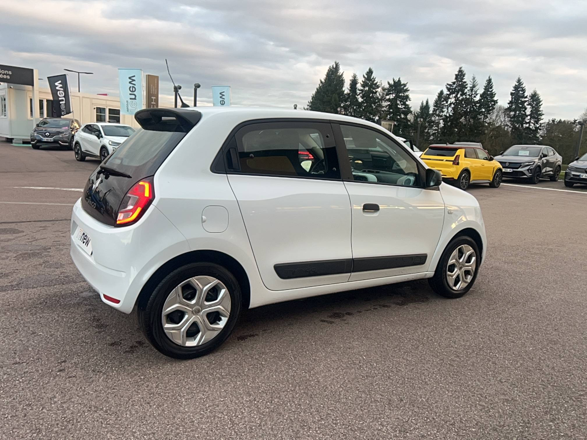 Vente en ligne Renault Twingo 3  SCe 65 - 21 au prix de 9 712 €