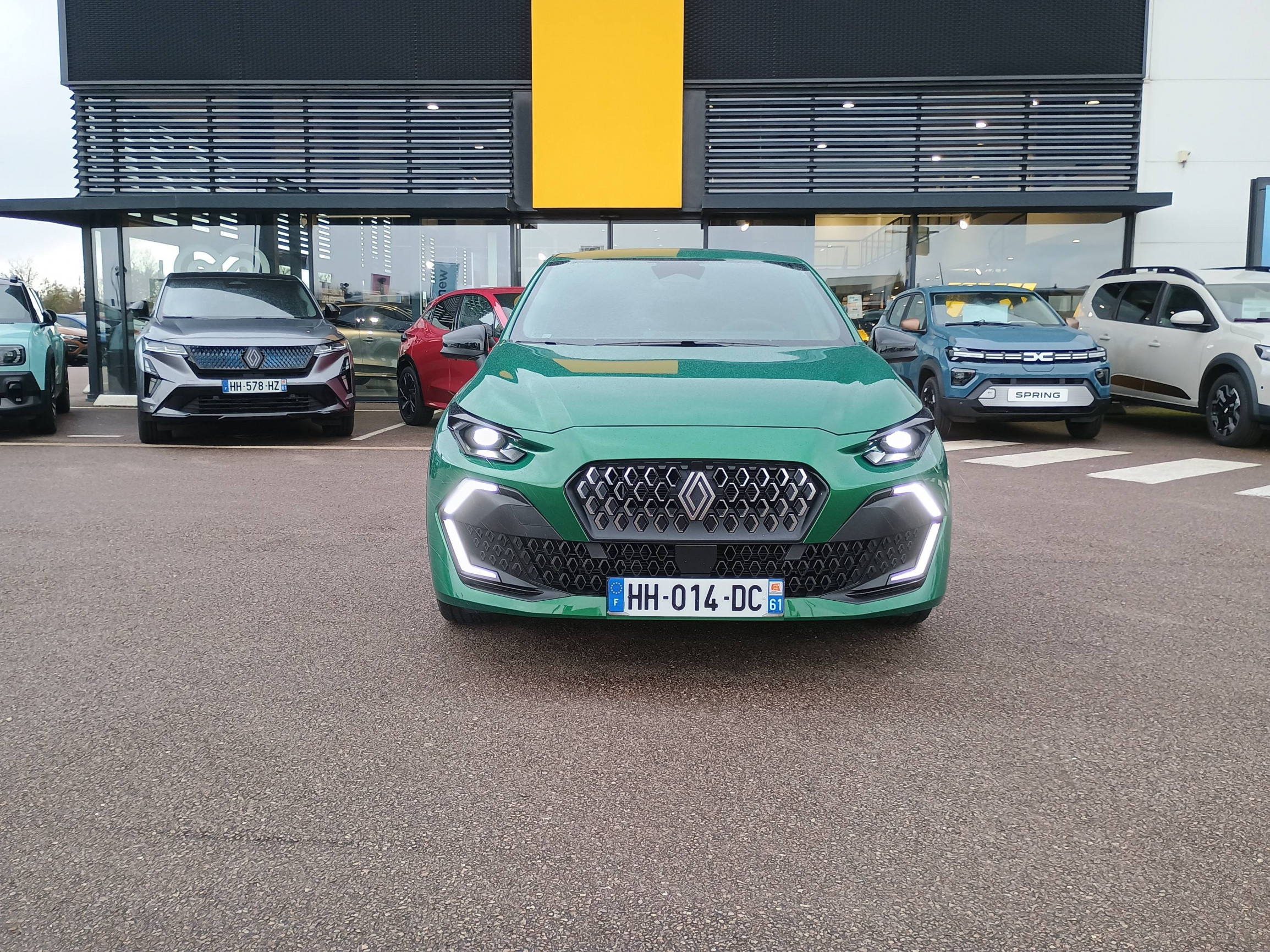 Vente en ligne Renault Clio 6 Clio E-Tech full hybrid 160 ch au prix de 27 000 €