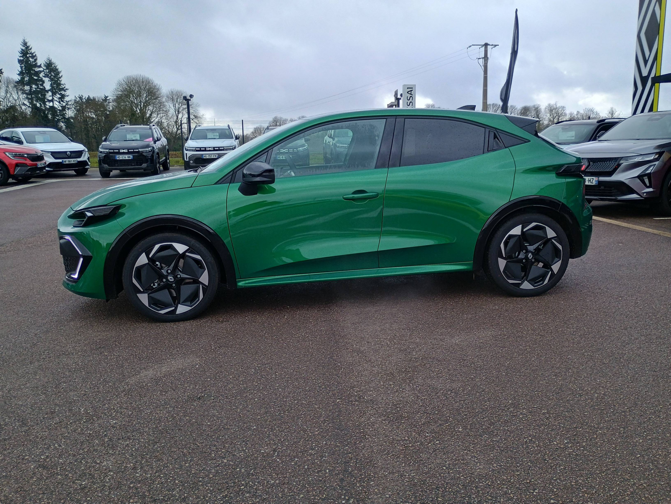 Vente en ligne Renault Clio 6 Clio E-Tech full hybrid 160 ch au prix de 27 000 €