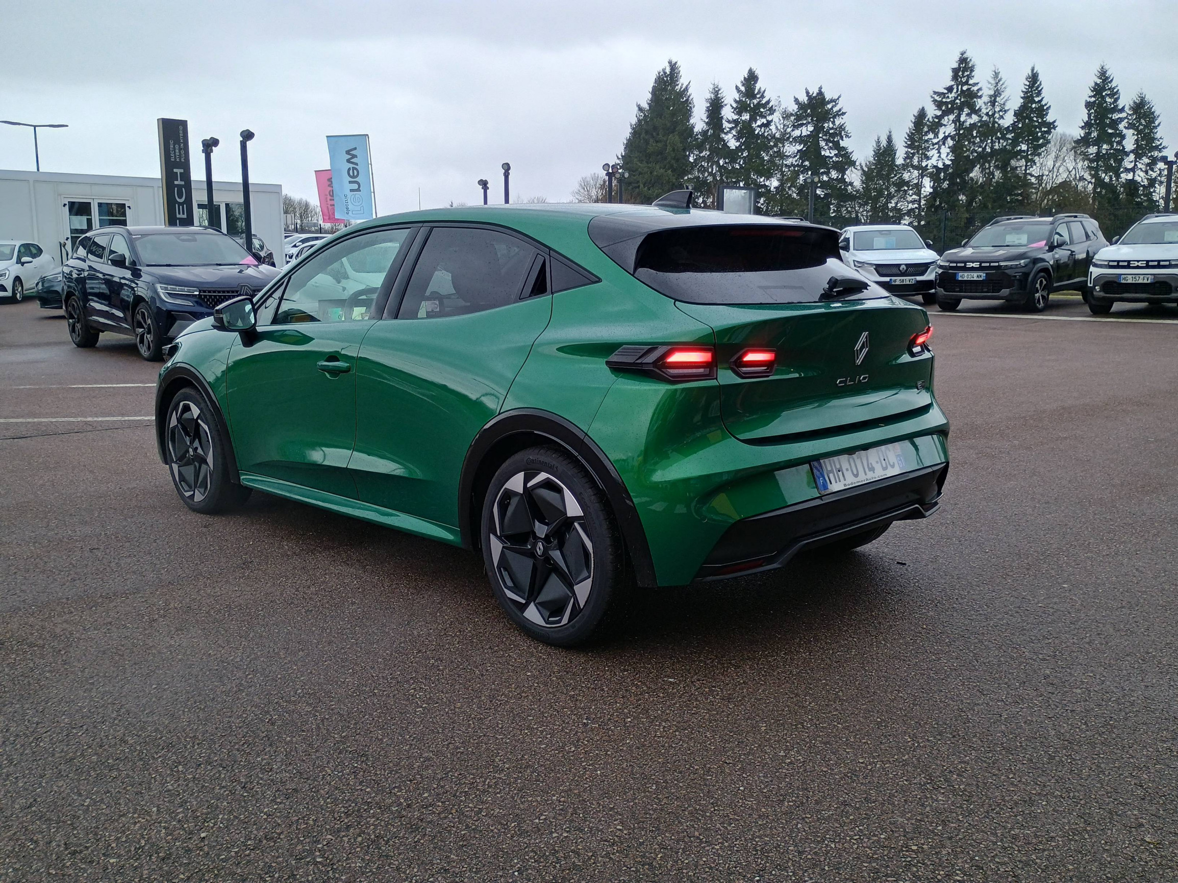 Vente en ligne Renault Clio 6 Clio E-Tech full hybrid 160 ch au prix de 27 000 €