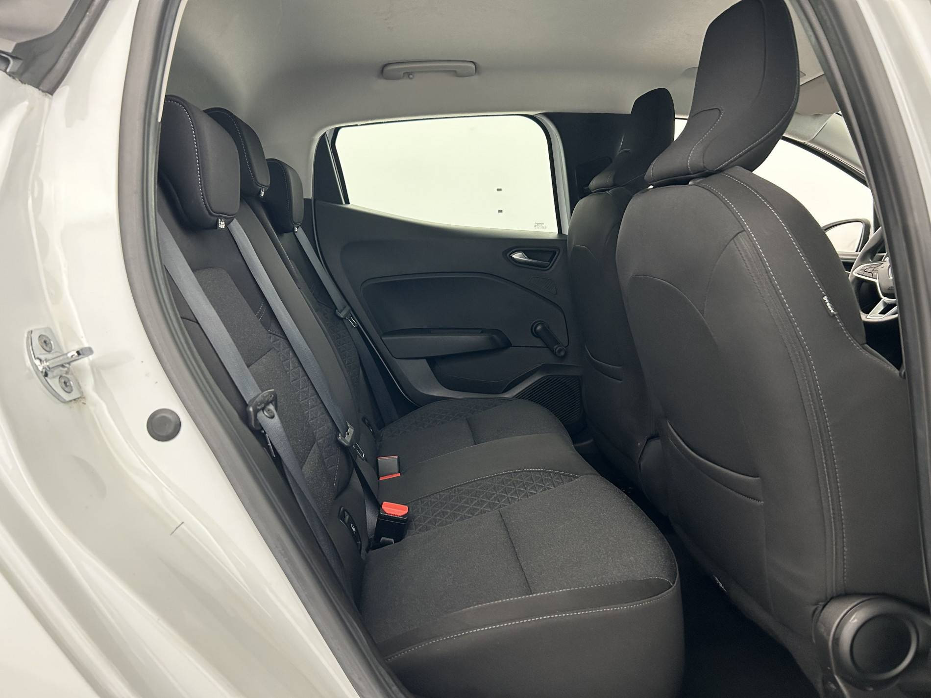 Vente en ligne Renault Clio 5 Clio TCe 90 - 21 au prix de 12 491 €