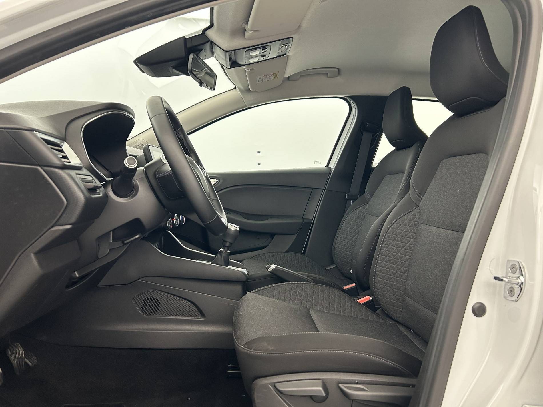 Vente en ligne Renault Clio 5 Clio TCe 90 - 21 au prix de 12 491 €