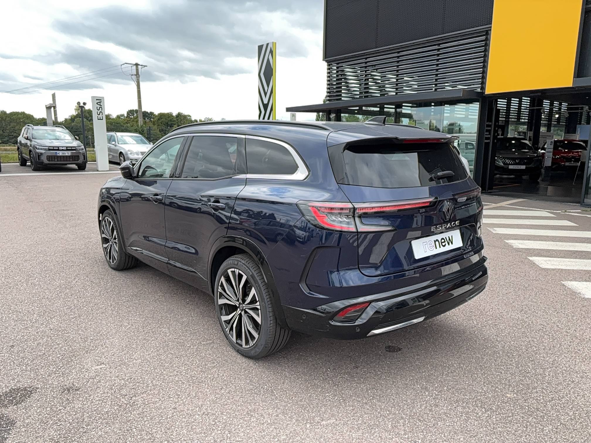 Vente en ligne Renault Espace Espace E-Tech full hybrid 200 GSR2 au prix de 35 491 €