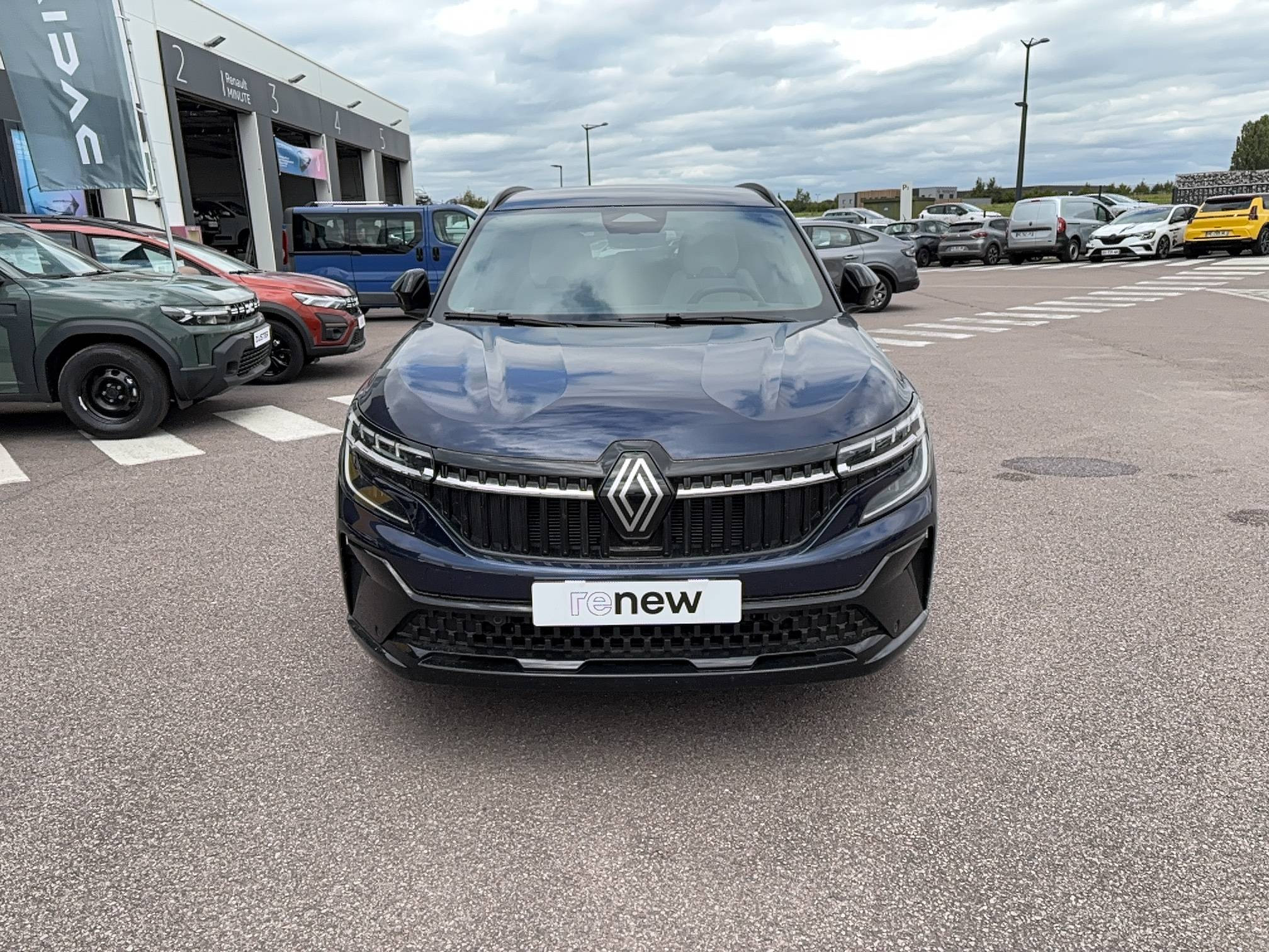 Vente en ligne Renault Espace Espace E-Tech full hybrid 200 GSR2 au prix de 35 491 €