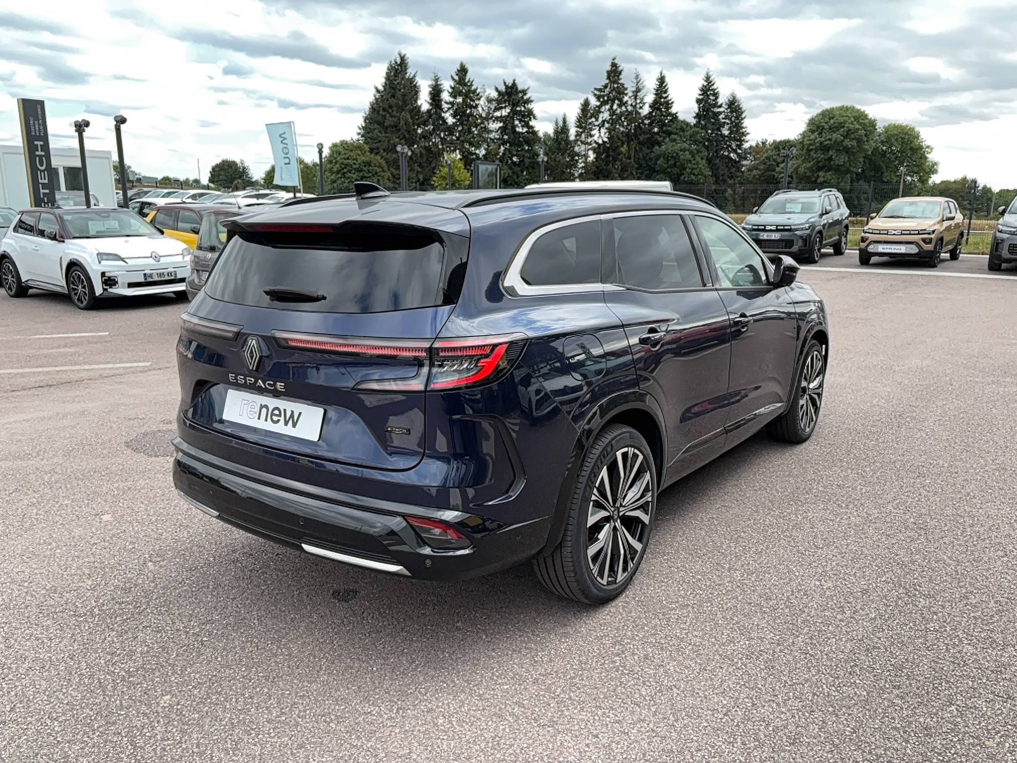 Vente en ligne Renault Espace Espace E-Tech full hybrid 200 GSR2 au prix de 35 491 €