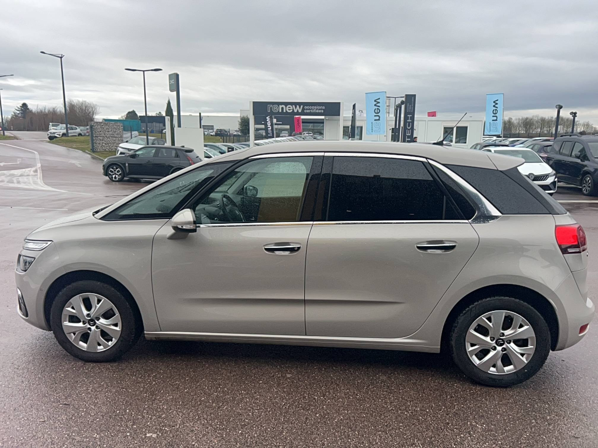 Vente en ligne Citroën C4 Picasso  PureTech 130 S&S au prix de 10 491 €