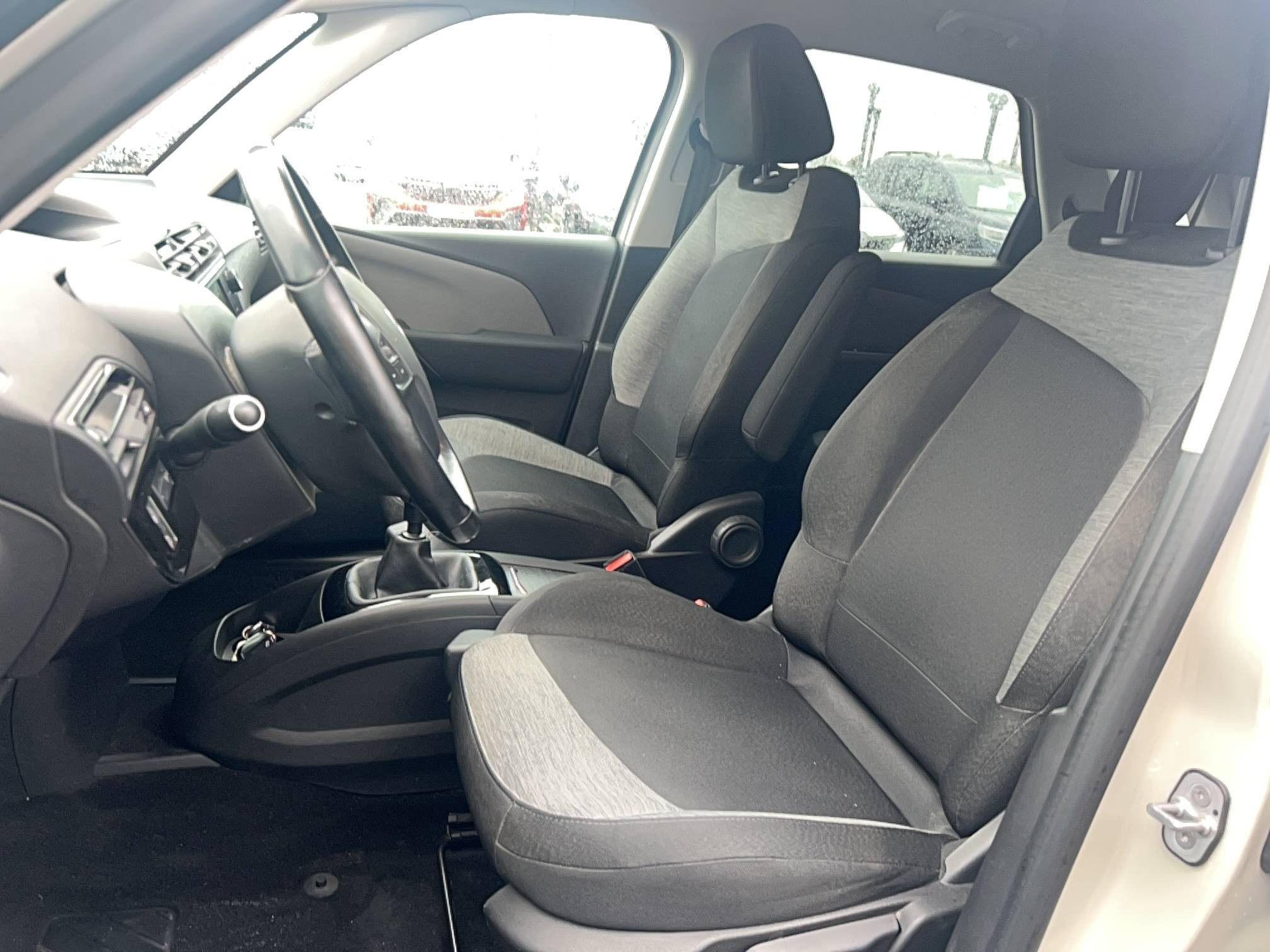 Vente en ligne Citroën C4 Picasso  PureTech 130 S&S au prix de 10 491 €