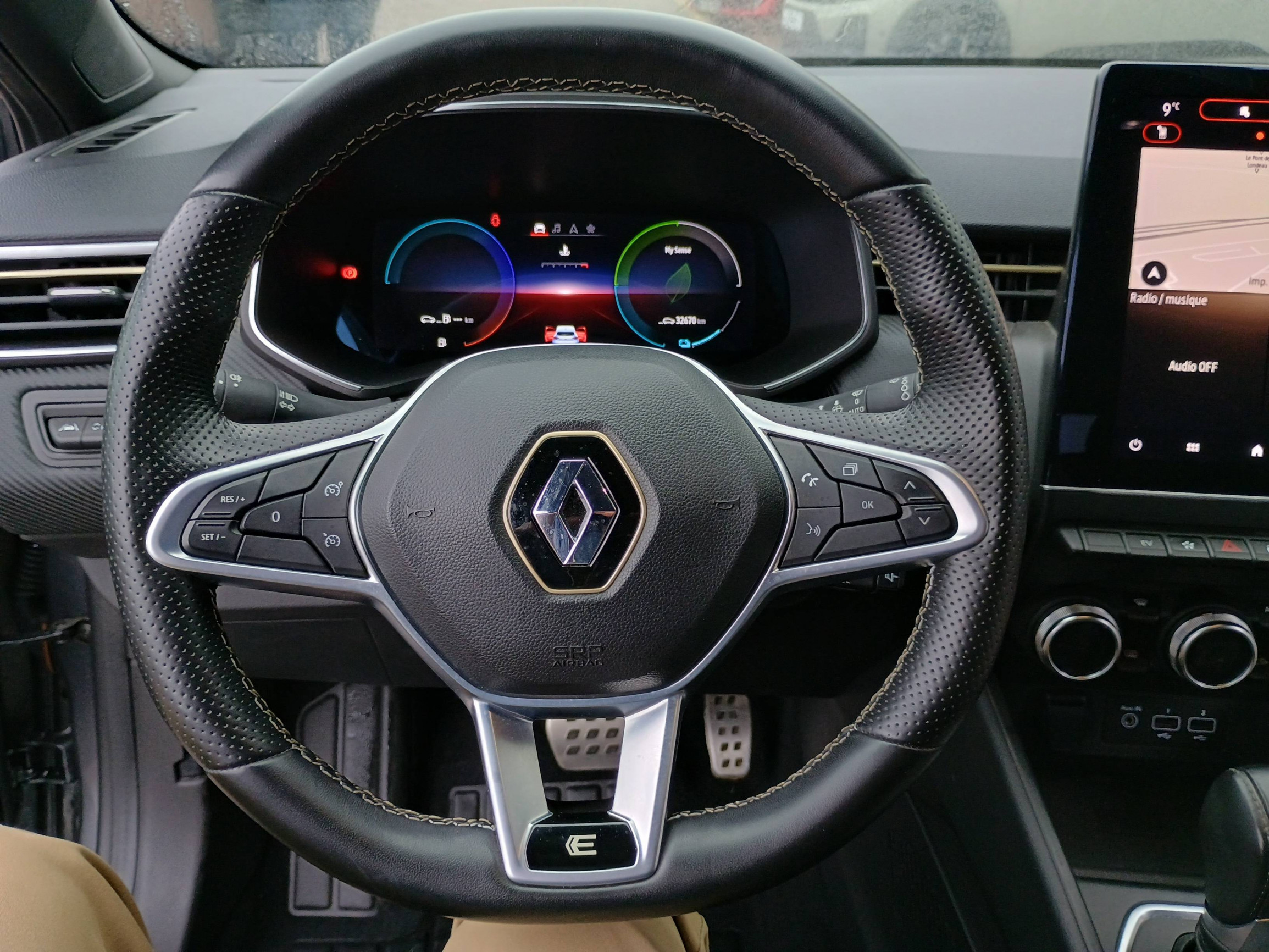 Vente en ligne Renault Clio 5 Clio E-Tech hybride 145 au prix de 20 491 €