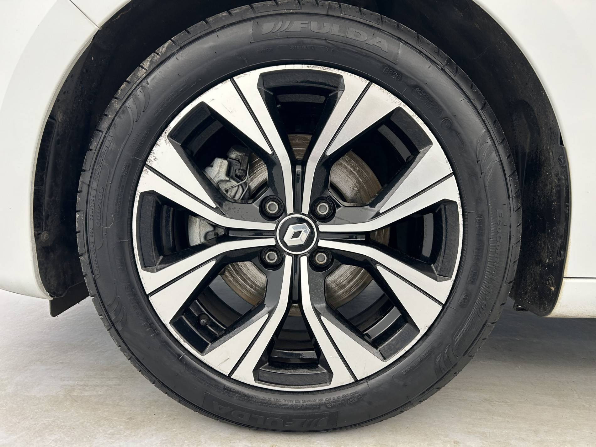 Vente en ligne Renault Clio 5 Clio E-Tech full hybrid 145 au prix de 15 991 €