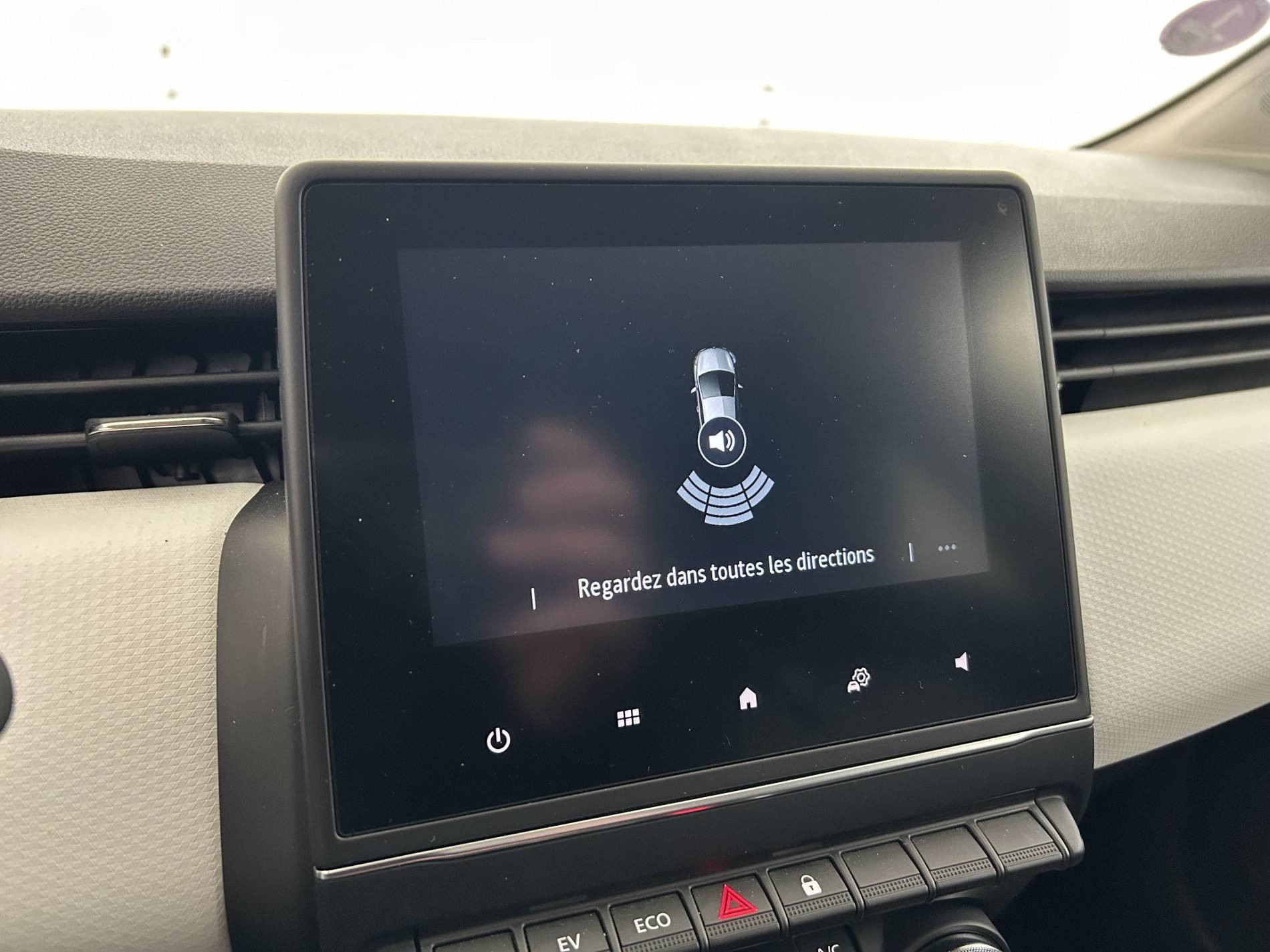 Vente en ligne Renault Clio 5 Clio E-Tech full hybrid 145 au prix de 15 991 €