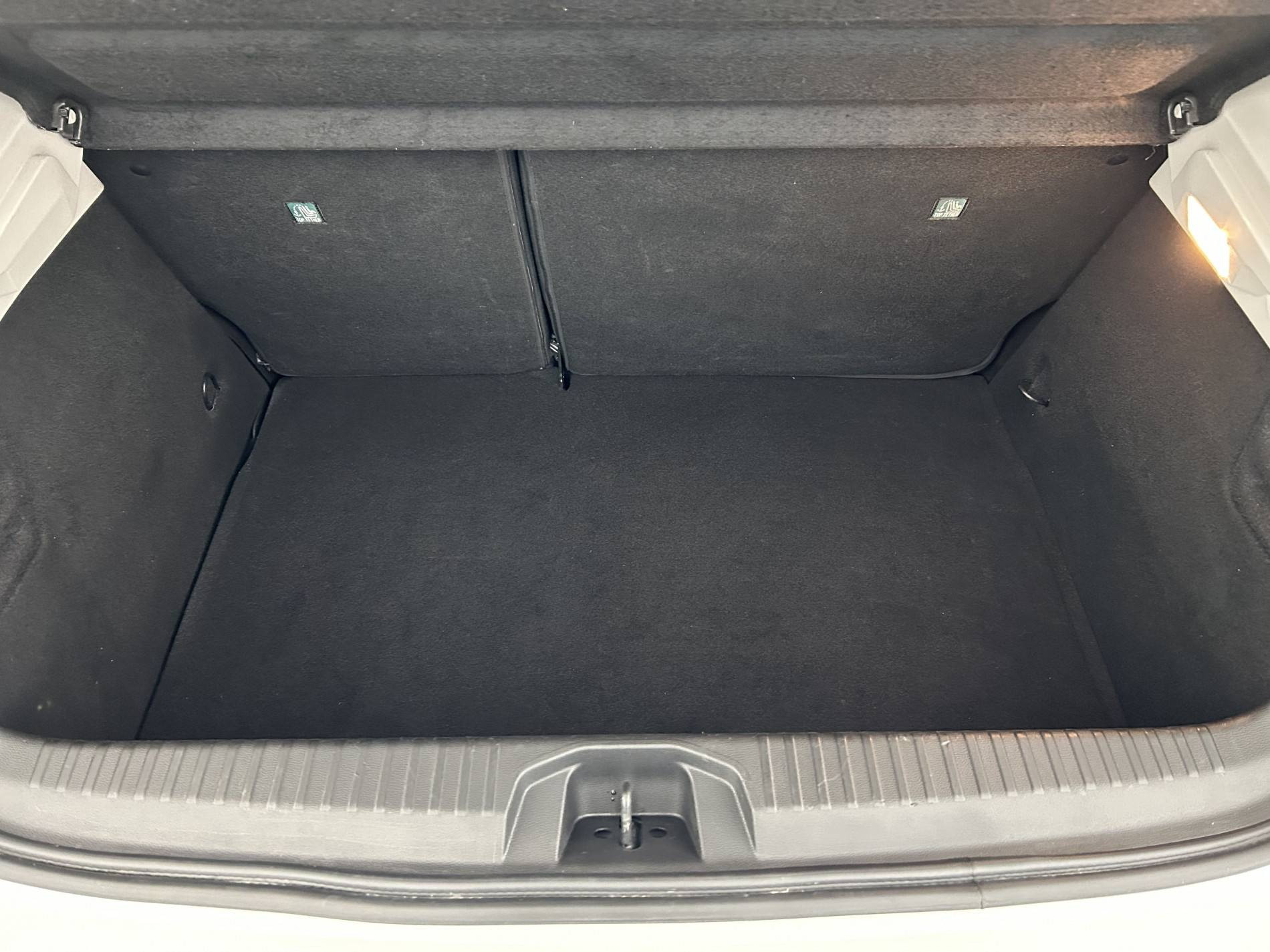 Vente en ligne Renault Clio 5 Clio E-Tech full hybrid 145 au prix de 15 991 €