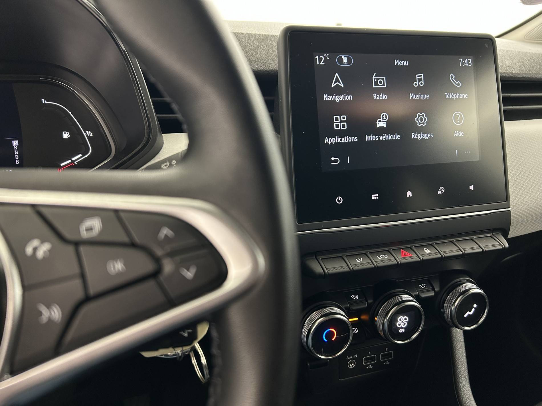 Vente en ligne Renault Clio 5 Clio E-Tech full hybrid 145 au prix de 15 991 €