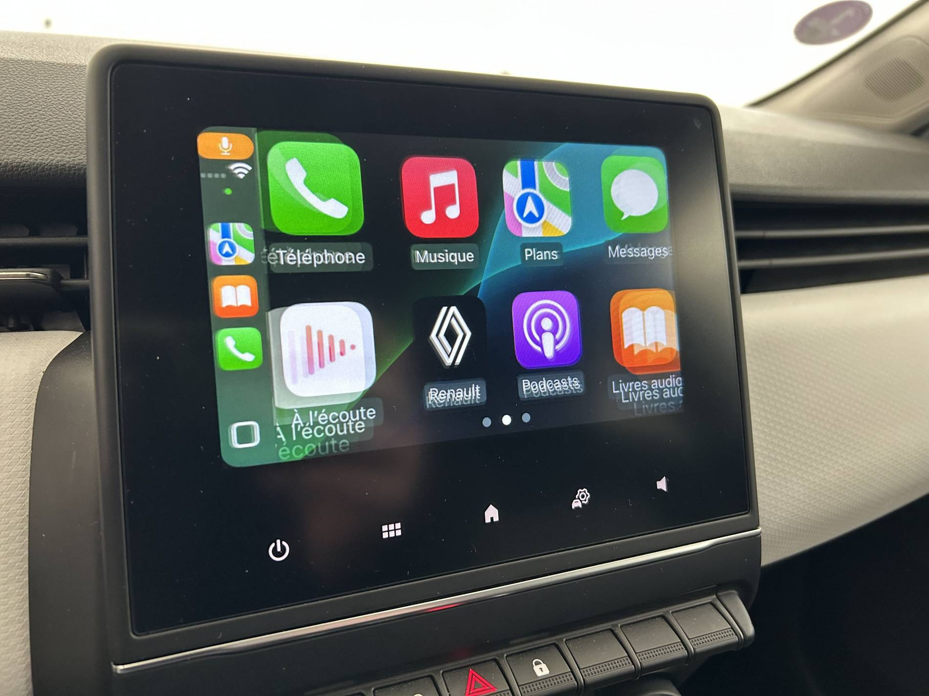 Vente en ligne Renault Clio 5 Clio E-Tech full hybrid 145 au prix de 15 991 €