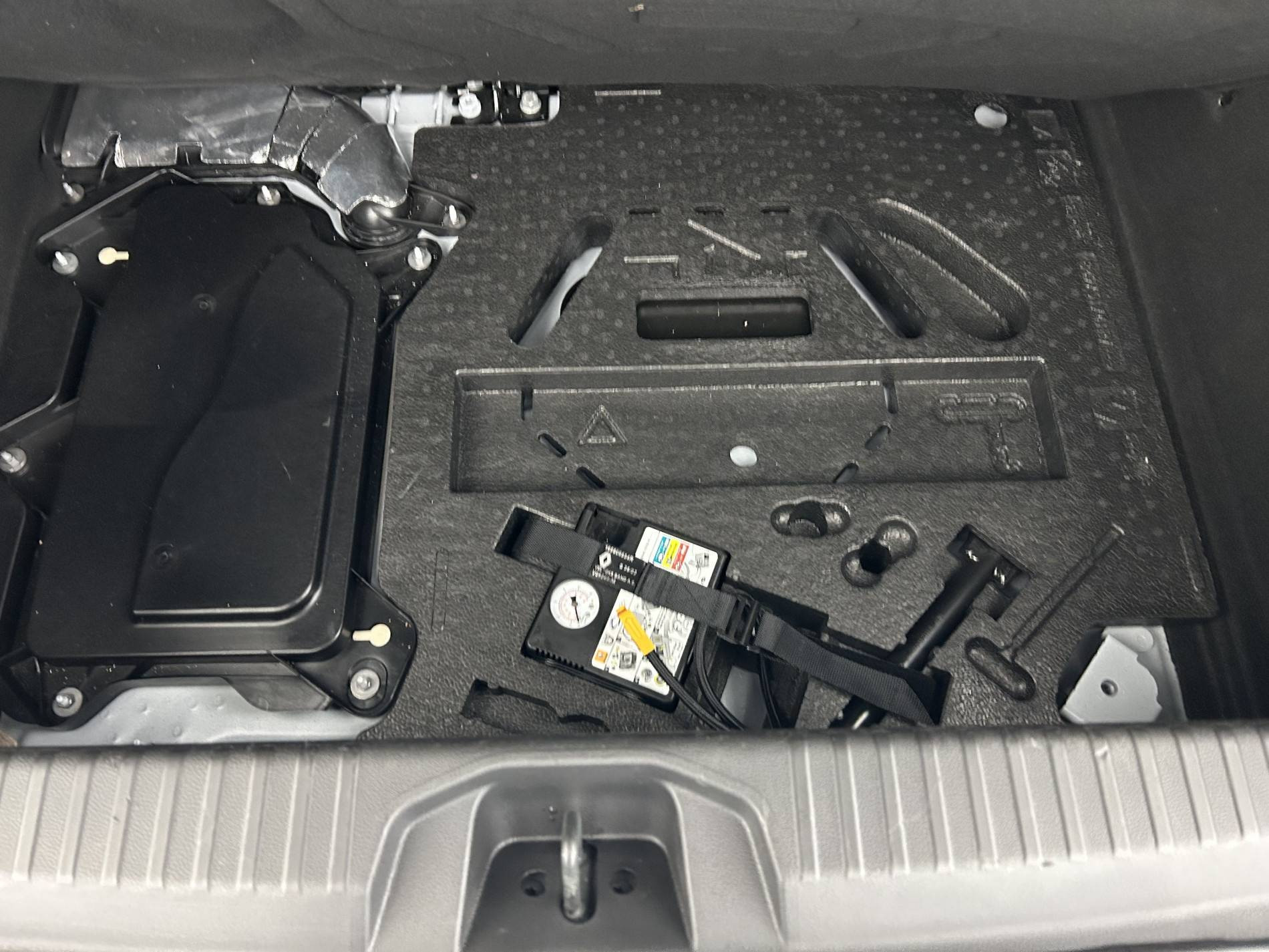 Vente en ligne Renault Clio 5 Clio E-Tech full hybrid 145 au prix de 15 991 €