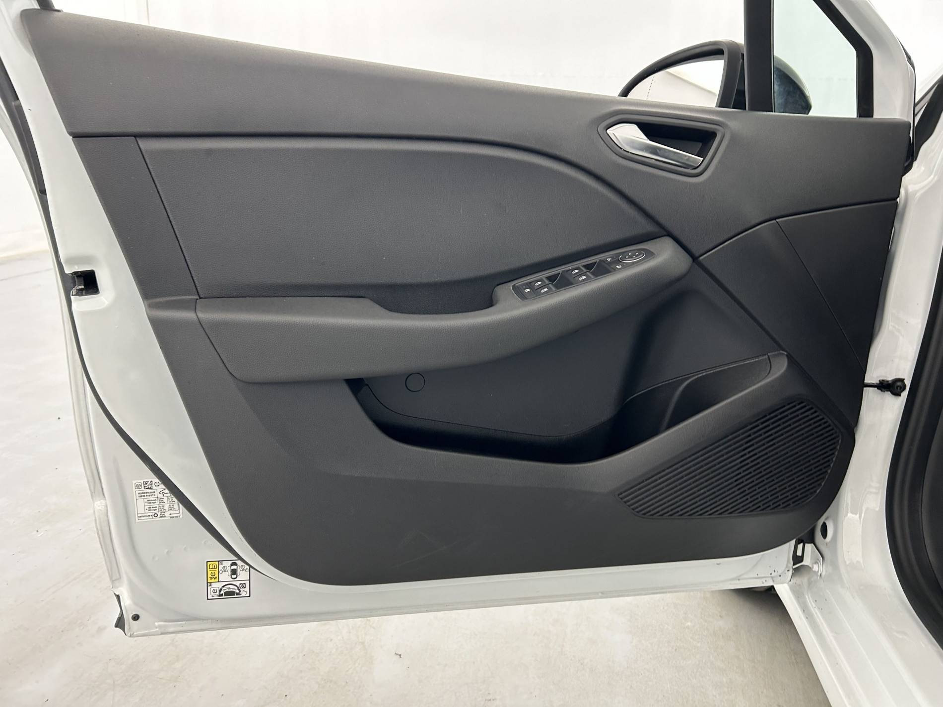 Vente en ligne Renault Clio 5 Clio E-Tech full hybrid 145 au prix de 15 991 €