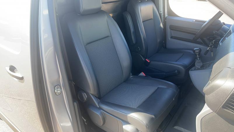 Vente en ligne Opel Vivaro VIVARO FGN L2 1.5 DIESEL 120 CH au prix de 19 797 €