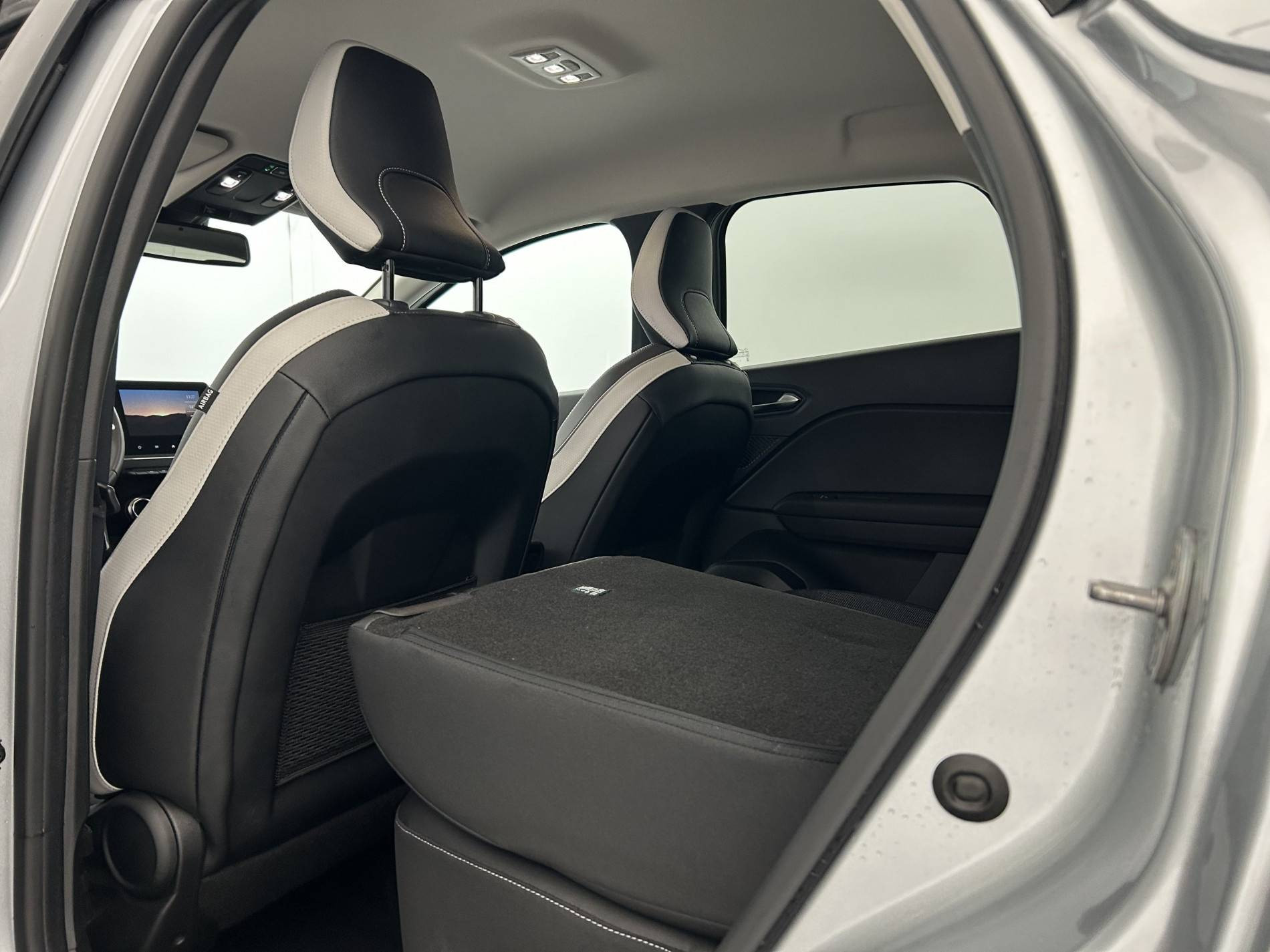 Vente en ligne Renault Captur  mild hybrid 160 EDC au prix de 22 991 €