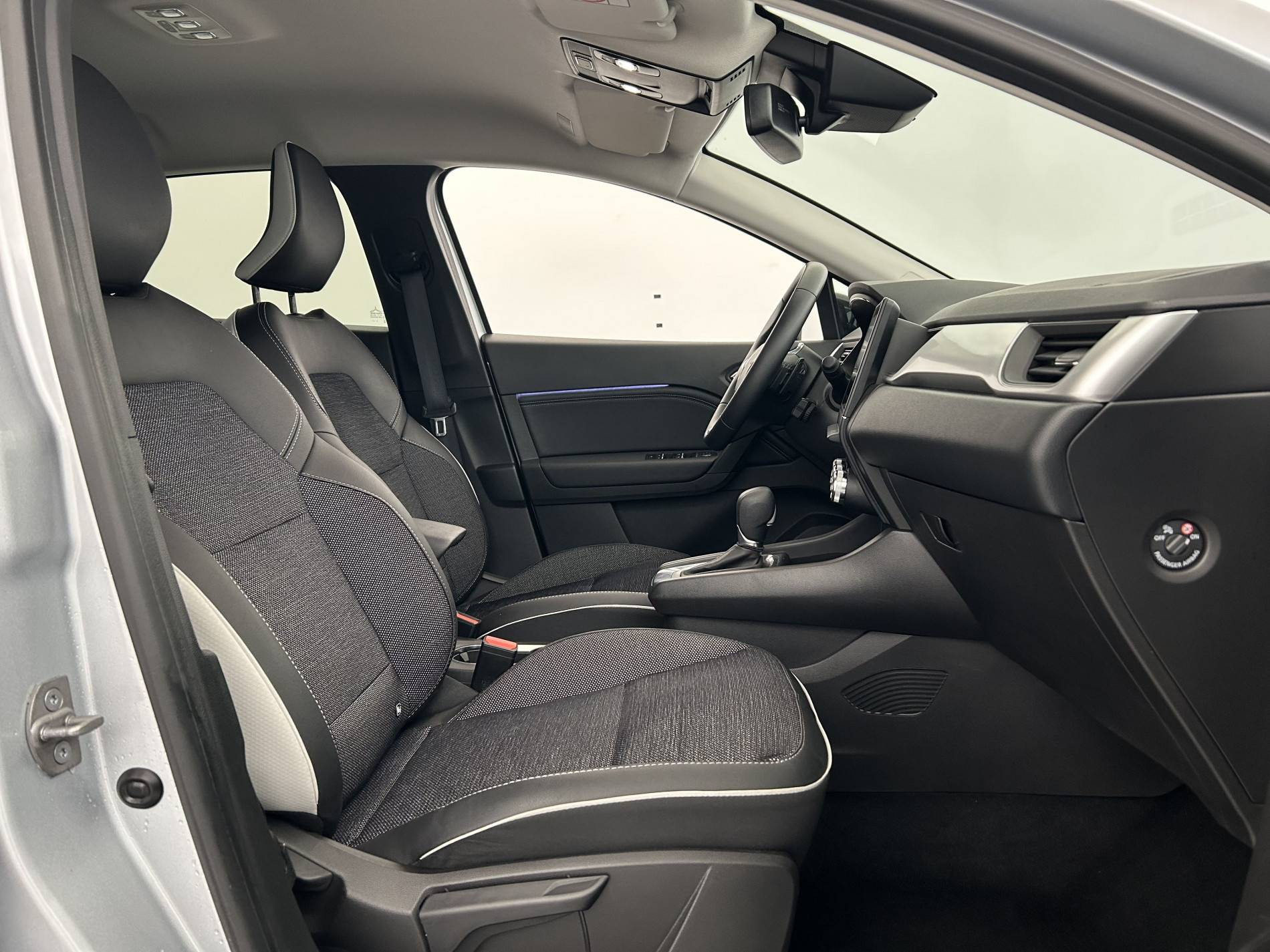 Vente en ligne Renault Captur  mild hybrid 160 EDC au prix de 22 991 €