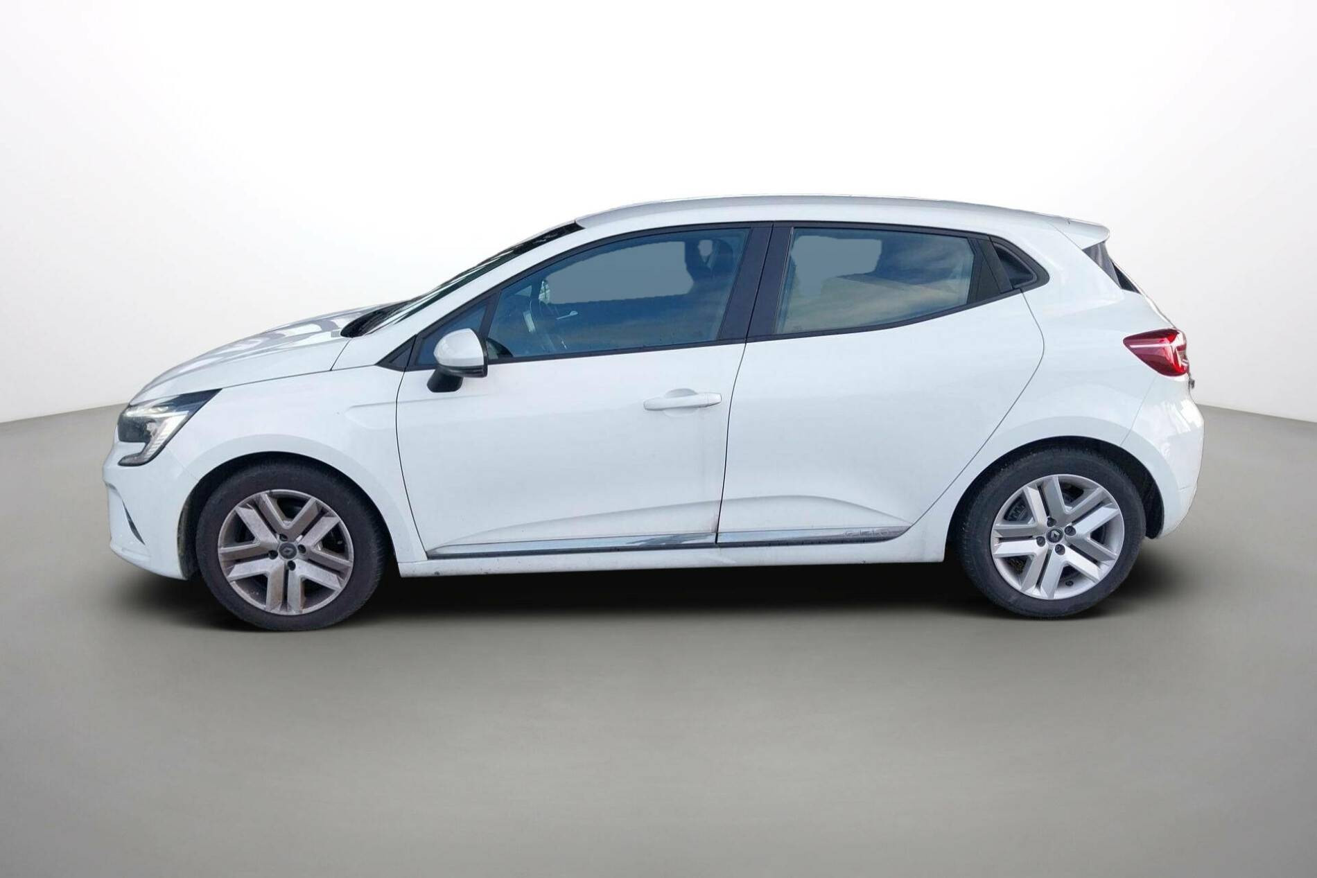 Vente en ligne Renault Clio 5 CLIO SOCIETE BLUE DCI 100 - 21N au prix de 10 991 €