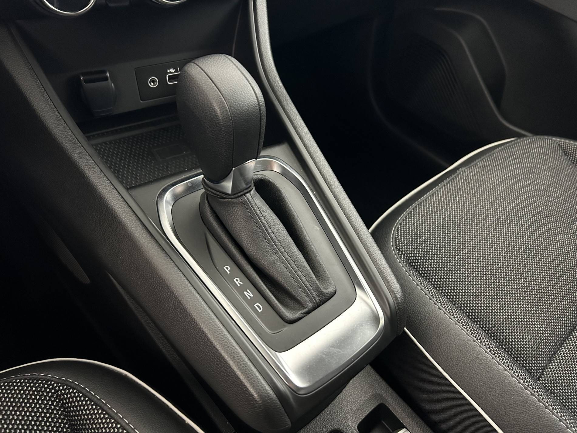 Vente en ligne Renault Captur  mild hybrid 160 EDC au prix de 22 991 €