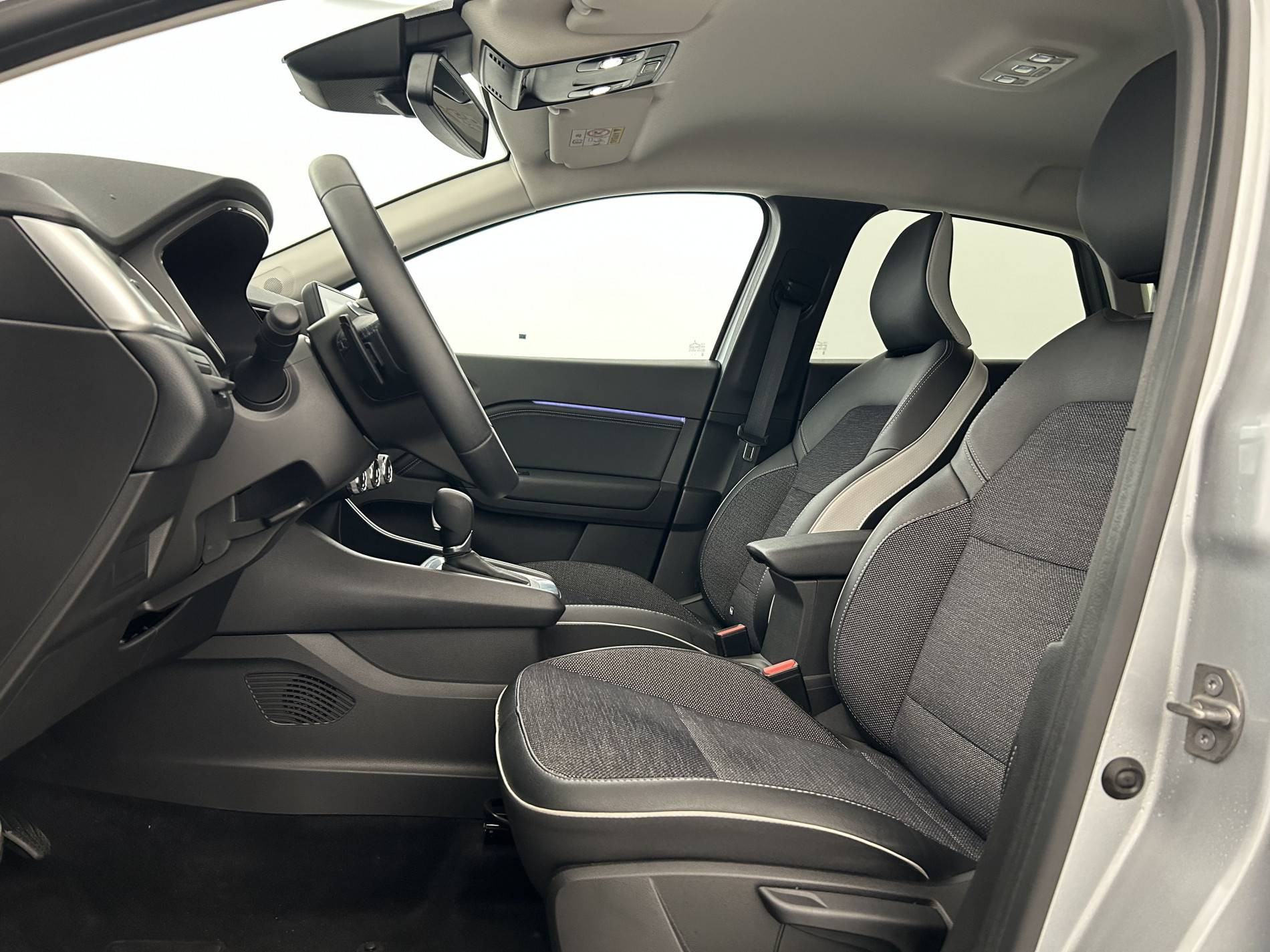 Vente en ligne Renault Captur  mild hybrid 160 EDC au prix de 22 991 €