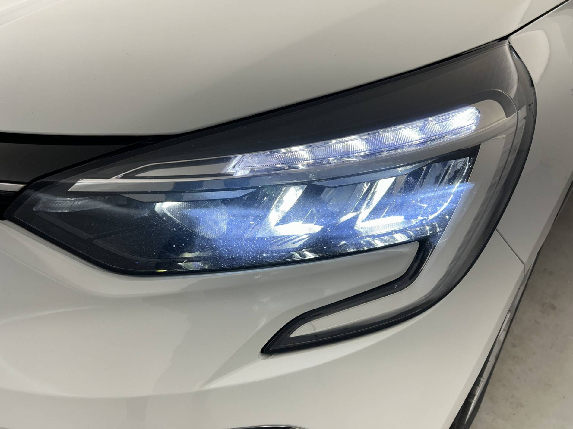 Vente en ligne Renault Clio 5 CLIO SOCIETE BLUE DCI 100 - 21N au prix de 10 991 €